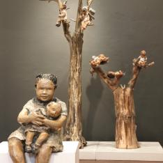 Bambina e alberi – terracotta policroma